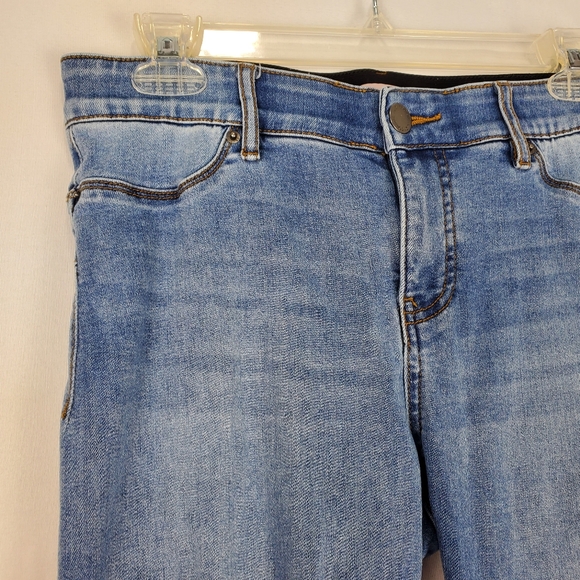 Juicy Couture Jegging - Inseam 22 Inches - Size 8 - Picture 3 of 13